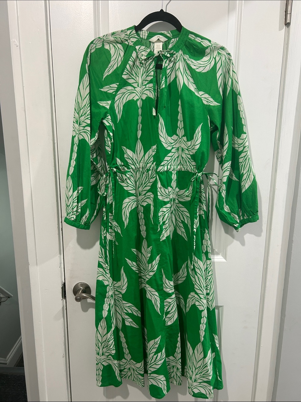 H&M Green and White Tropical Print Midi Dress